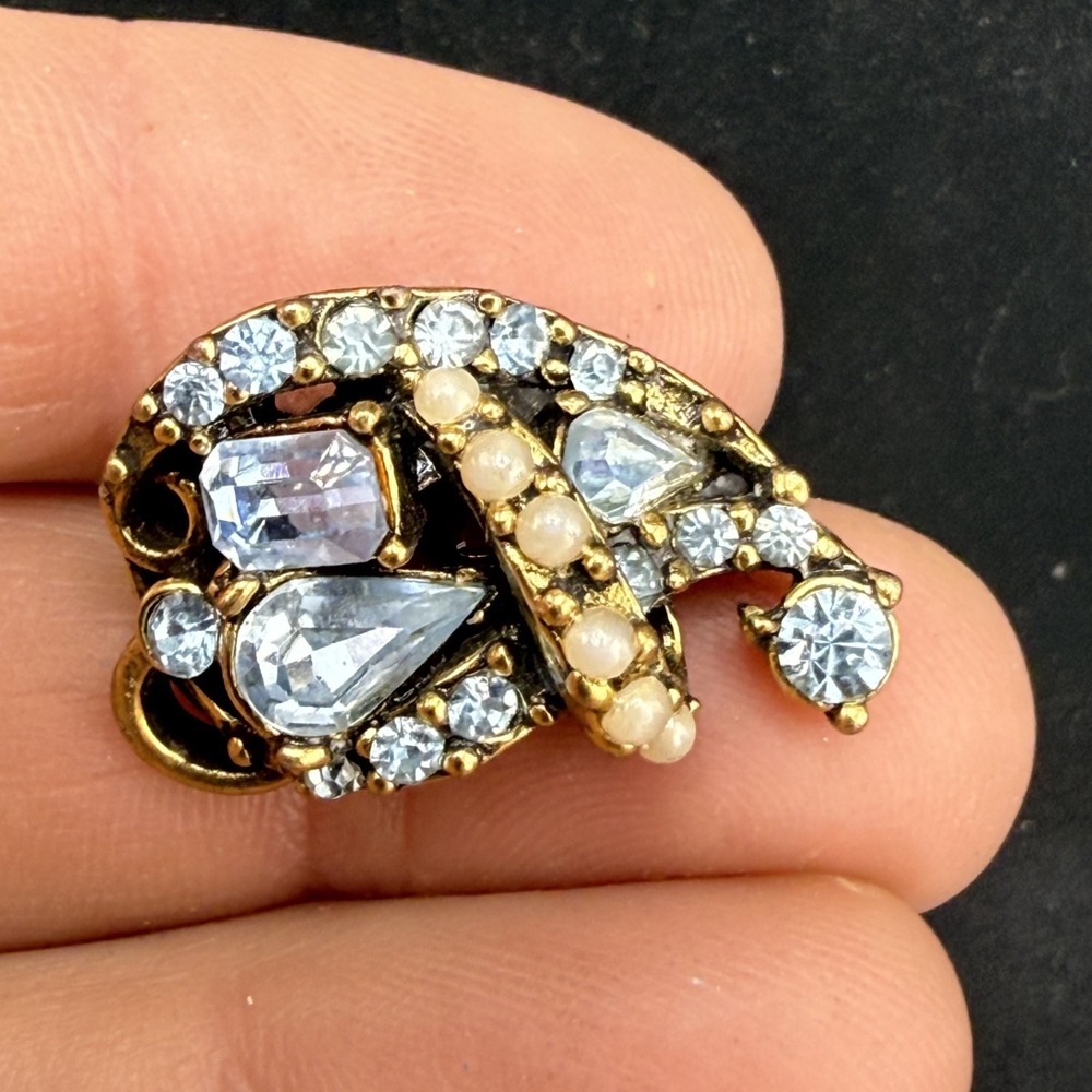 Vintage Hollycraft Brooch Gold Tone Blue Rhinestone Signed 1953